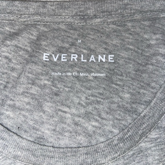 Everlane Basic Tee - Picture 2 of 3